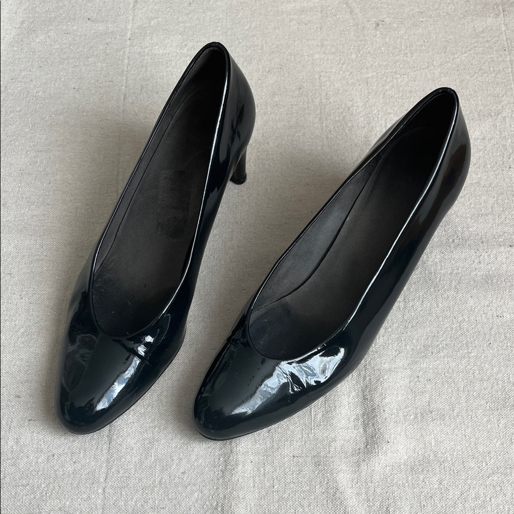Stuart Weitzman Navy Blue Patent Pumps